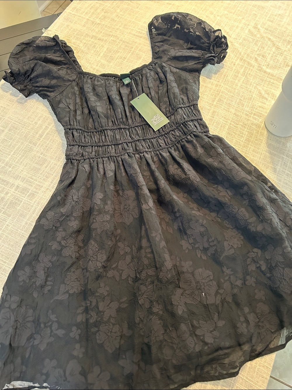 Juniors Black Floral Puff-Sleeve Dress